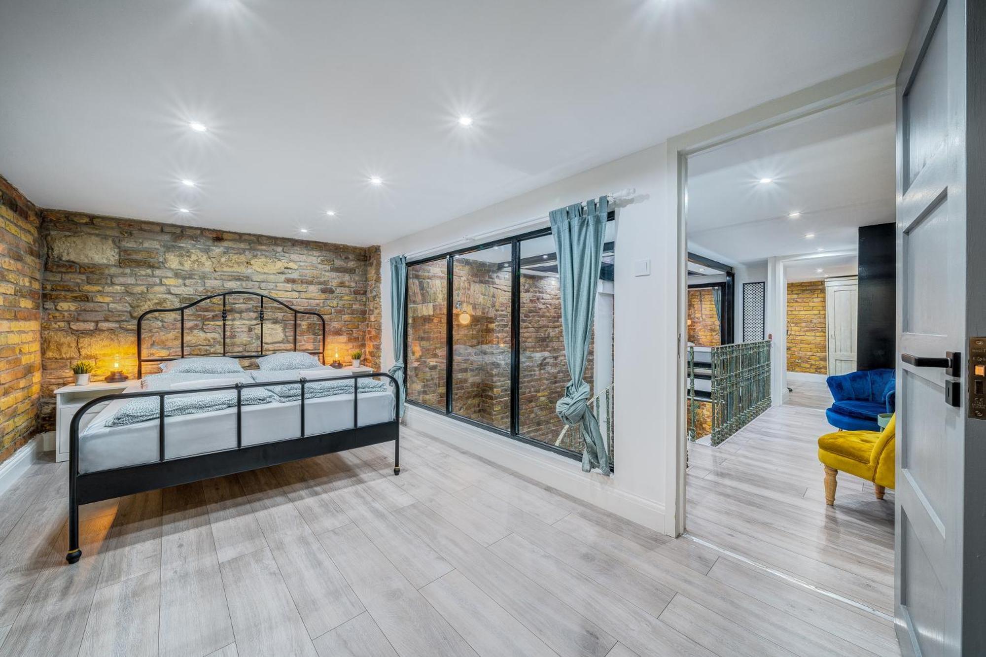 City Center Loft Haven: Modern Elegance Budapest Exterior photo
